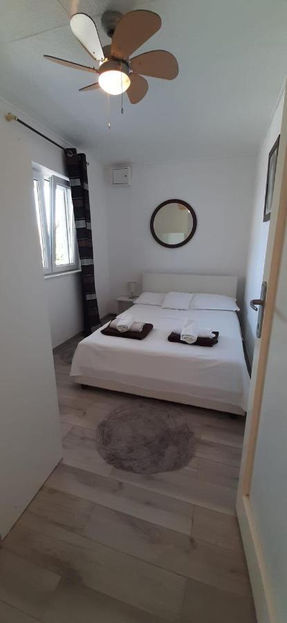 Apartment Mezaroca Рогозница Екстериор снимка